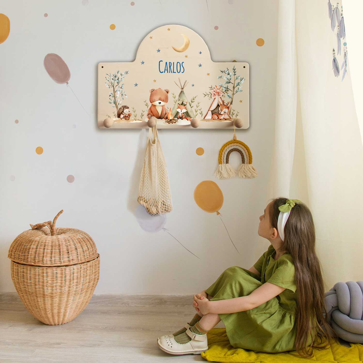 Personalisierte Garderobe fürs Kinderzimmer - Zelten