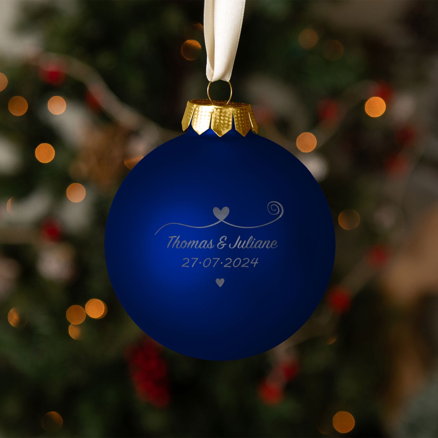 Gravierte Weihnachtskugel - Paar verliebt