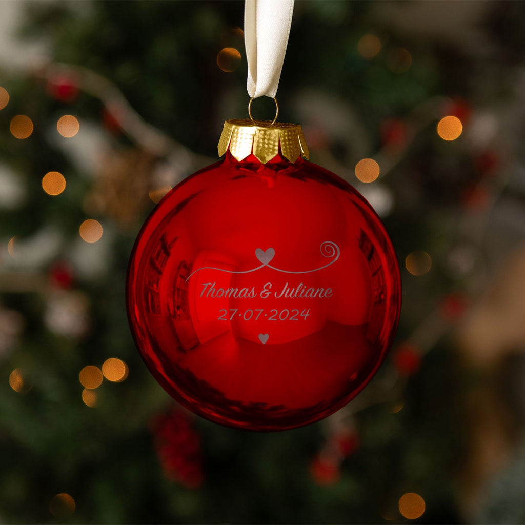 Gravierte Weihnachtskugel - Paar verliebt