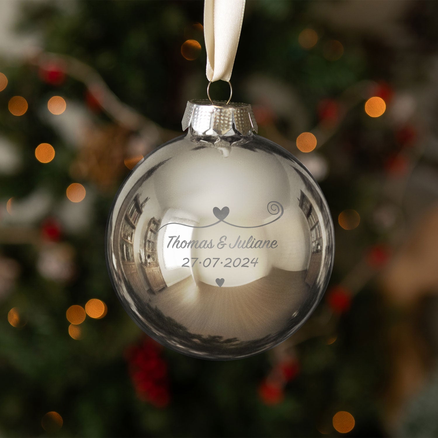 Gravierte Weihnachtskugel - Paar verliebt