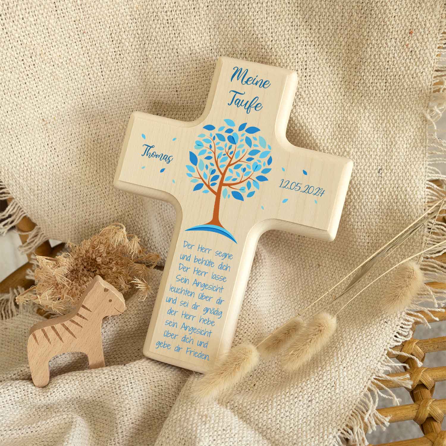 Personalisierbares Holzkreuz zur Taufe Konfirmation und Kommunion - Lebensbaum Design