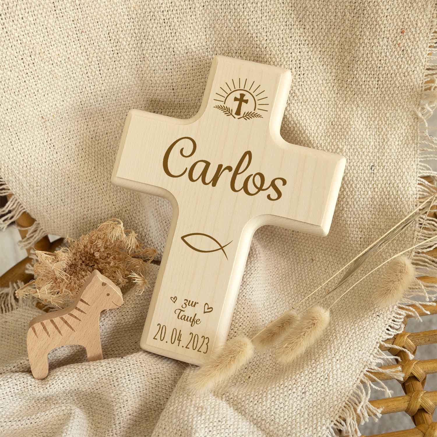 Holzkreuz mit Gravur - Für Kinder zu versch. Anlässen - Personalisierbar mit Namen & Datum