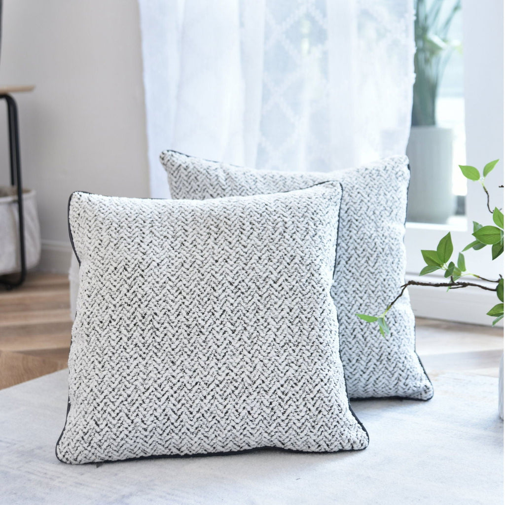 2er Set Chenille Dekokissen Bouclé-Optik LxB 40x40 cm Weiß Schwarz »MONTANA« mit Eleganter Schwarzer Paspelierung Reißverschluss Weicher Füllung 2023330K-2