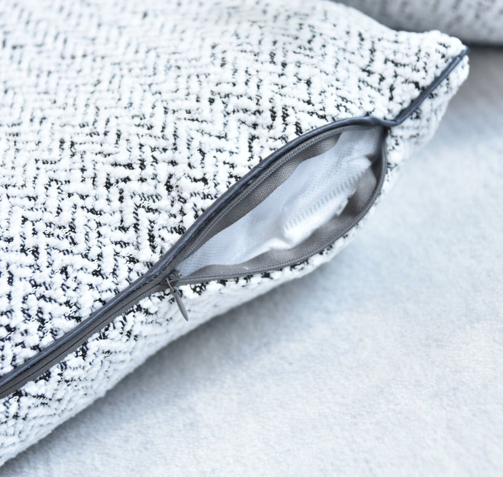 2er Set Chenille Dekokissen Bouclé-Optik LxB 40x40 cm Weiß Schwarz »MONTANA« mit Eleganter Schwarzer Paspelierung Reißverschluss Weicher Füllung 2023330K-2