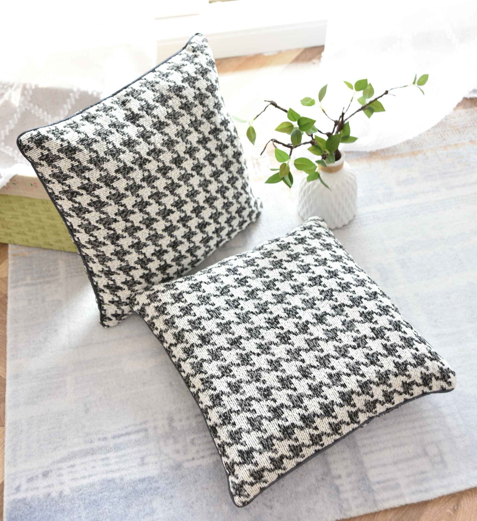 2er Set Kissen LxB 40x40 cm Creme Schwarz »PARIS« mit Füllung Ausgefallenes Hahnentritt-Muster schwarzes Paspelband 2023320K-2
