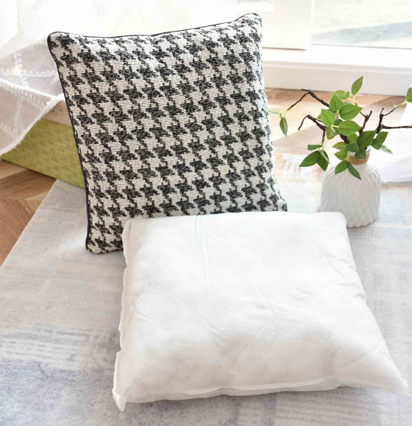 2er Set Kissen LxB 40x40 cm Creme Schwarz »PARIS« mit Füllung Ausgefallenes Hahnentritt-Muster schwarzes Paspelband 2023320K-2