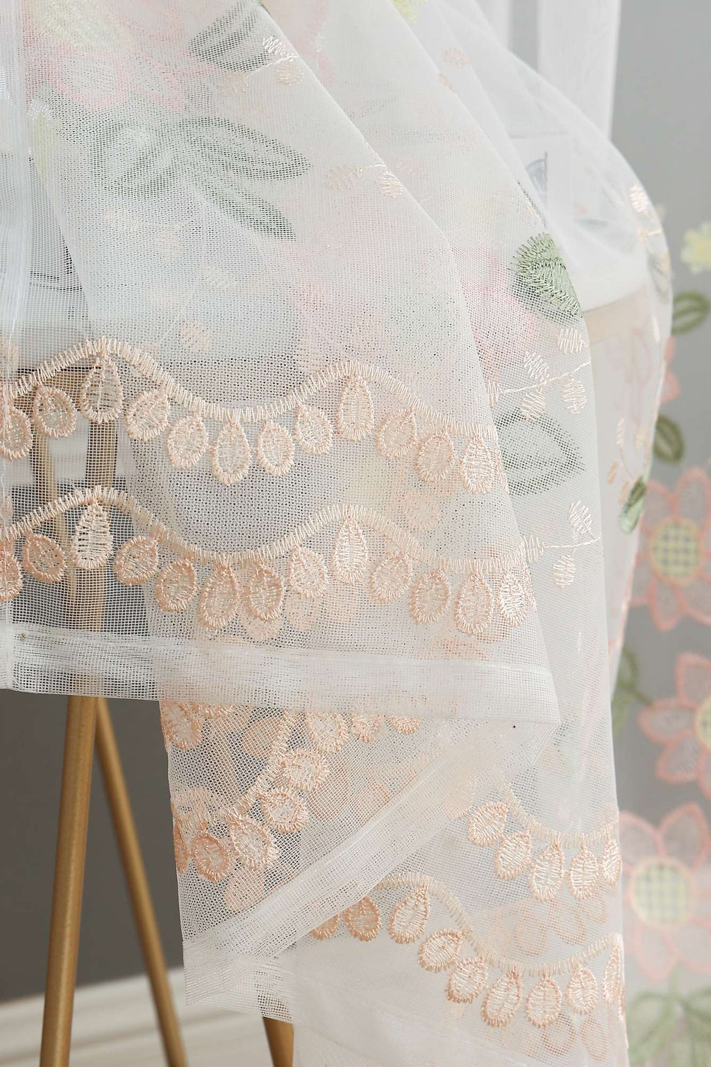 Gardine Raschel Stickerei  Design  »Florenz« Multiband für Gardinenschiene und Gardinenstange Elegante Fensterdekoration 2023200