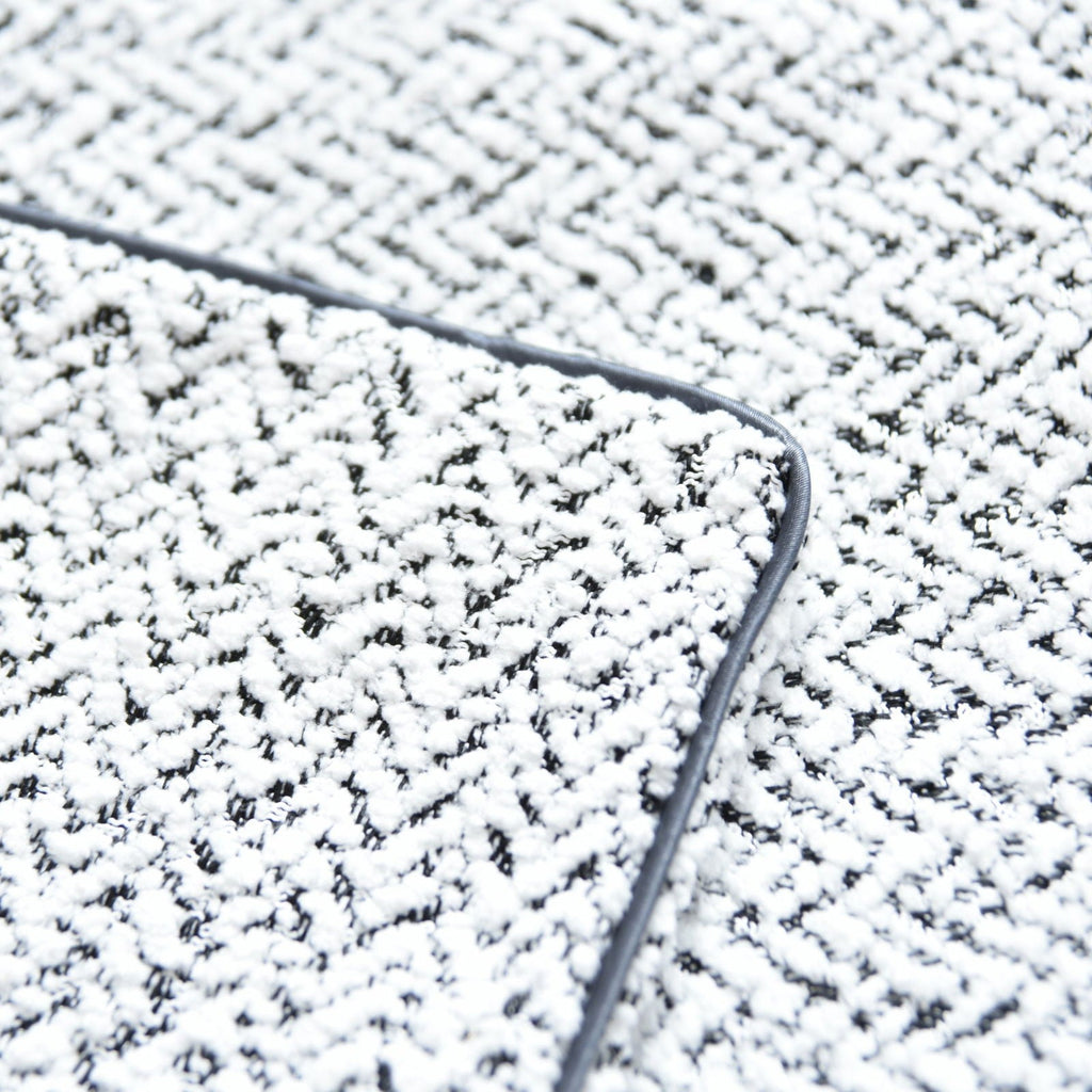 Chenille Dekokissen Bouclé-Optik LxB 40x40 cm Weiß Schwarz »MONTANA« mit Eleganter Schwarzer Paspelierung Reißverschluss Weicher Füllung 2023330K
