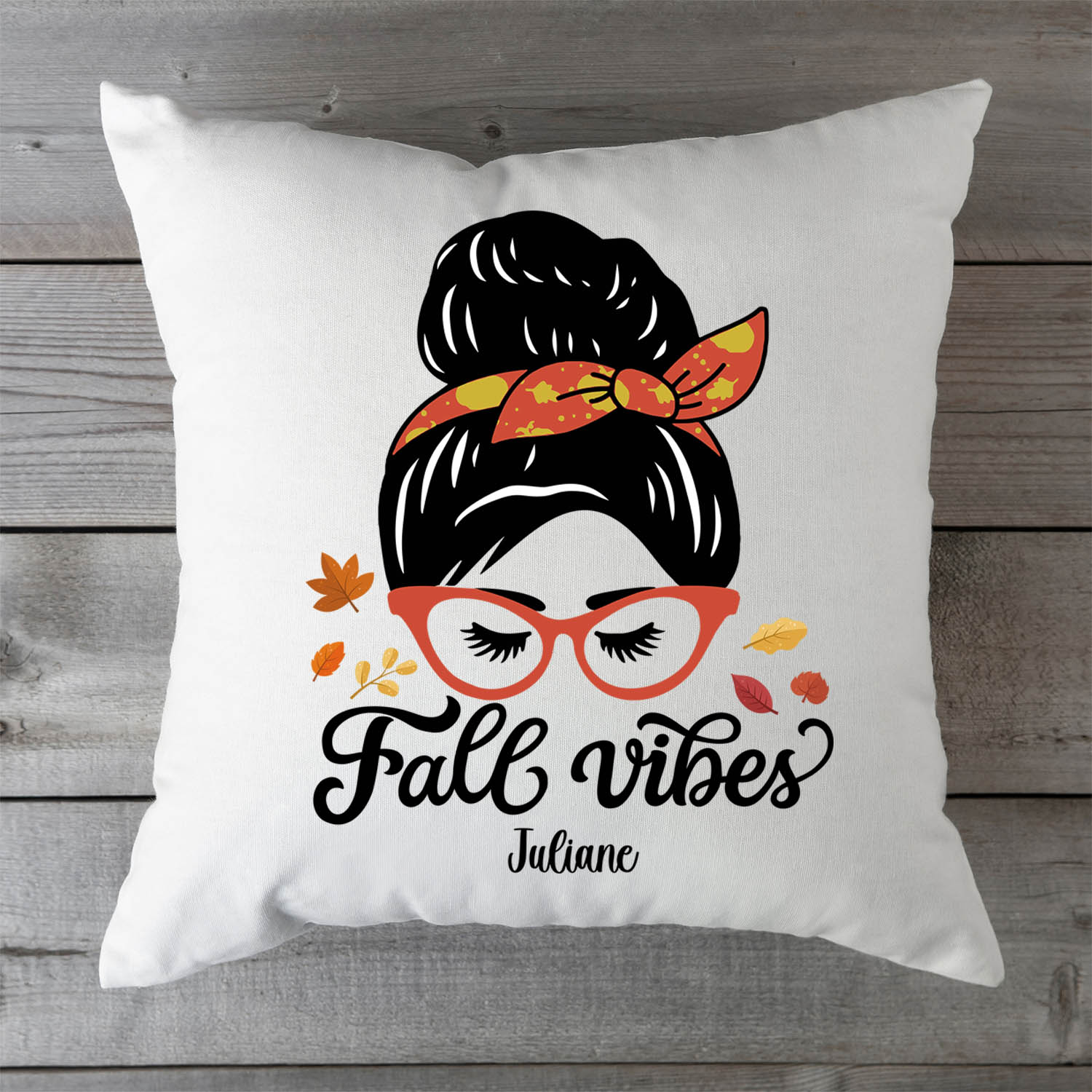 Bedrucktes Kissen mit Spruch Fall Vibes mit Wunschname