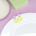 Kleine Squishy Arch Bogen Ohrringe in flieder hellgelb