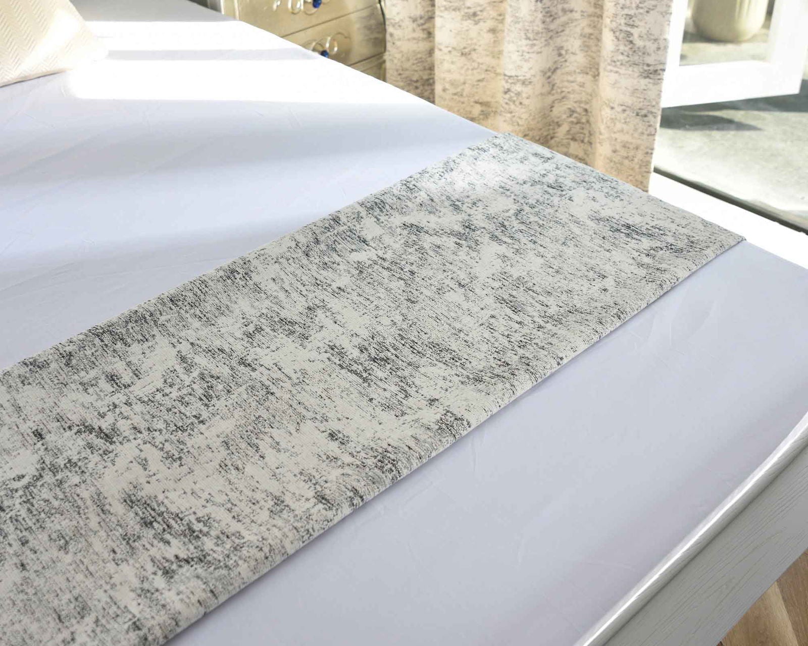 Jacquard Bettüberwurf LxB 245x140 cm Creme Schwarz »VENEDIG« Wendbar Beidseitiges Design in Hell und Dunkel Pflegeleicht und Langlebig 2023310B