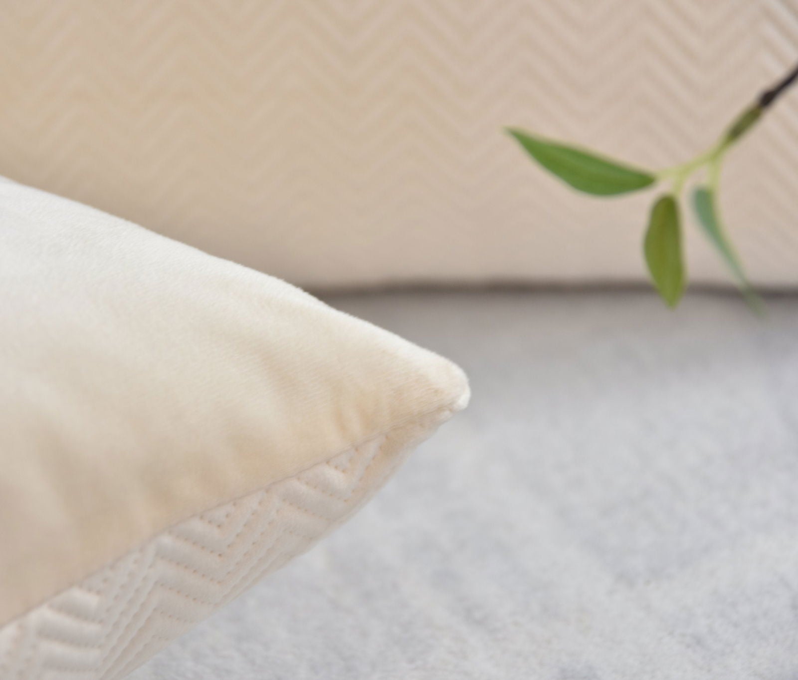 Kissen Dekokissen Jacquard »GRETA« mit Fischgrät-Design pflegeleicht Reißverschluss weiche 320g Füllung - Vielfältige Farbauswahl 2023510
