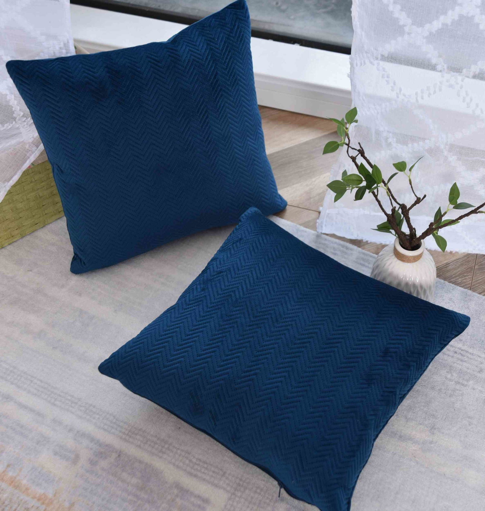 Kissen Dekokissen Jacquard »GRETA« mit Fischgrät-Design pflegeleicht Reißverschluss weiche 320g Füllung - Vielfältige Farbauswahl 2023510