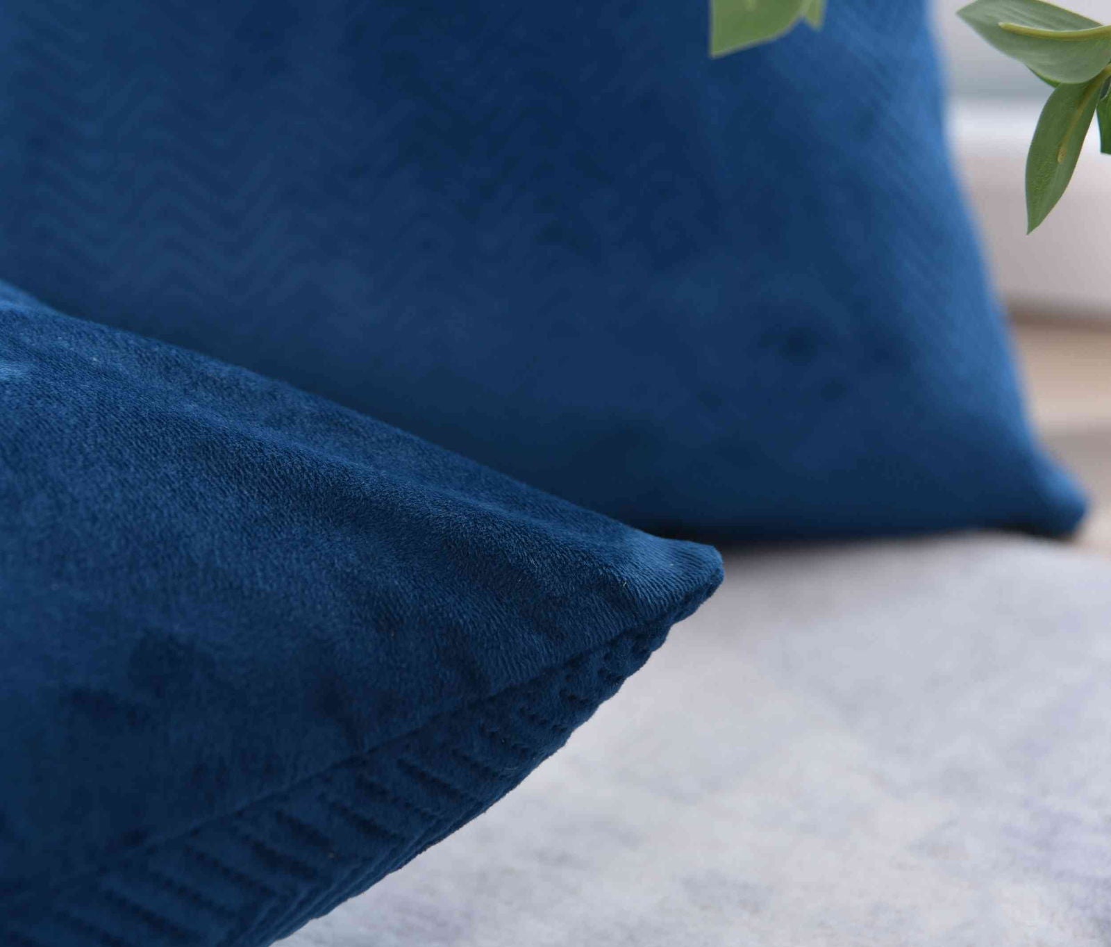 Kissen Dekokissen Jacquard »GRETA« mit Fischgrät-Design pflegeleicht Reißverschluss weiche 320g Füllung - Vielfältige Farbauswahl 2023510