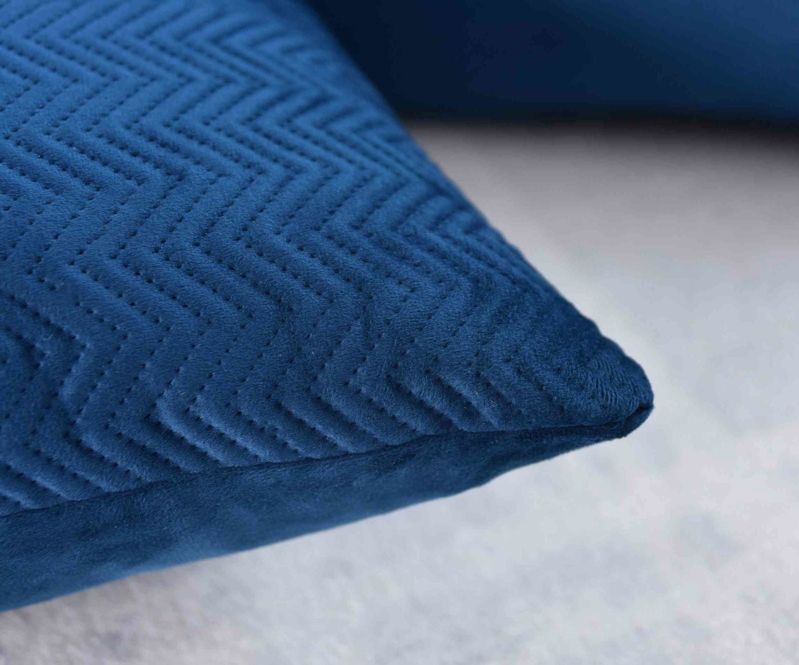 Kissen Dekokissen Jacquard »GRETA« mit Fischgrät-Design pflegeleicht Reißverschluss weiche 320g Füllung - Vielfältige Farbauswahl 2023510