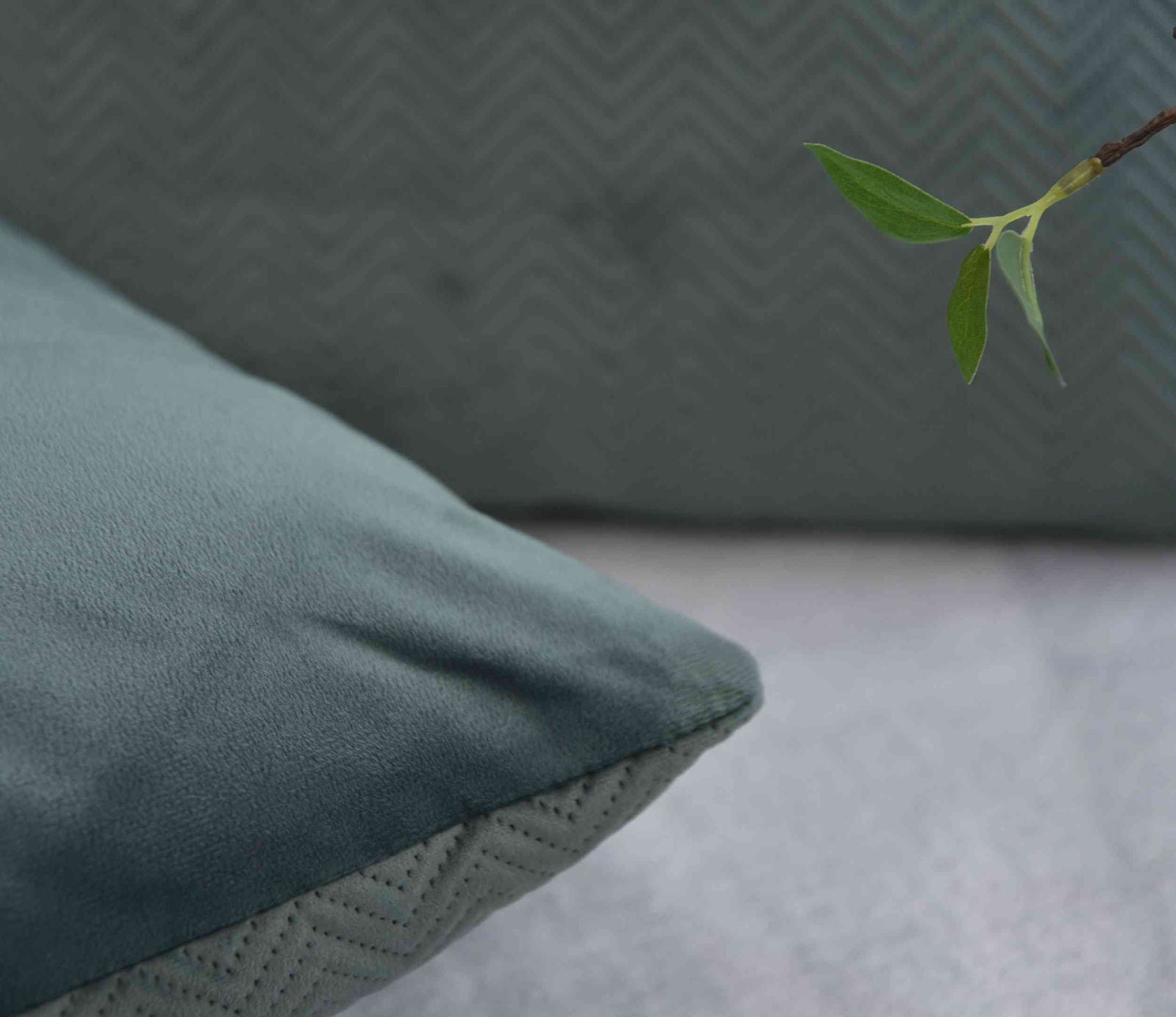 Kissen Dekokissen Jacquard »GRETA« mit Fischgrät-Design pflegeleicht Reißverschluss weiche 320g Füllung - Vielfältige Farbauswahl 2023510