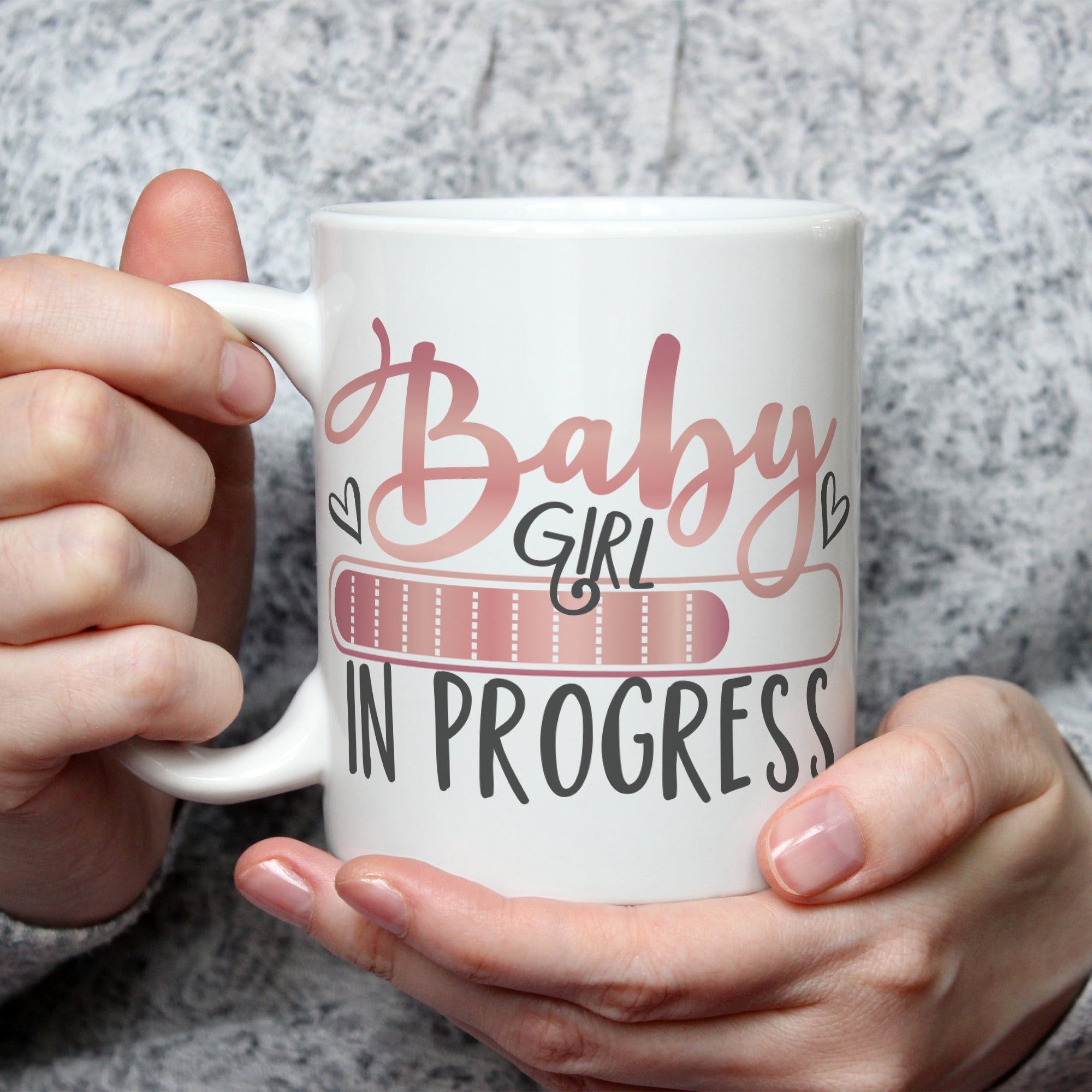 Bedruckte Tasse mit Spruch Baby in Progress