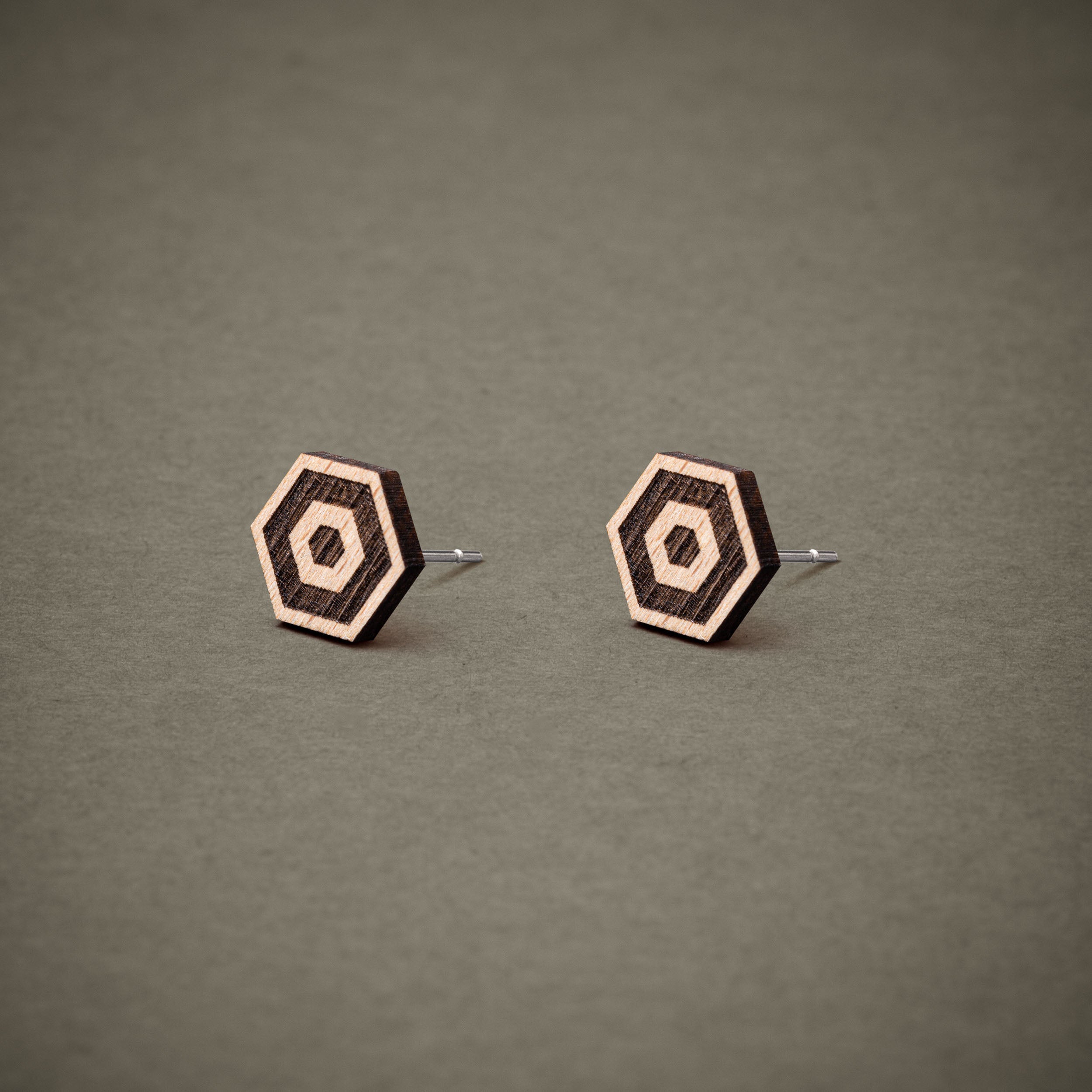 Ohrstecker aus Holz | Hexagon N°1