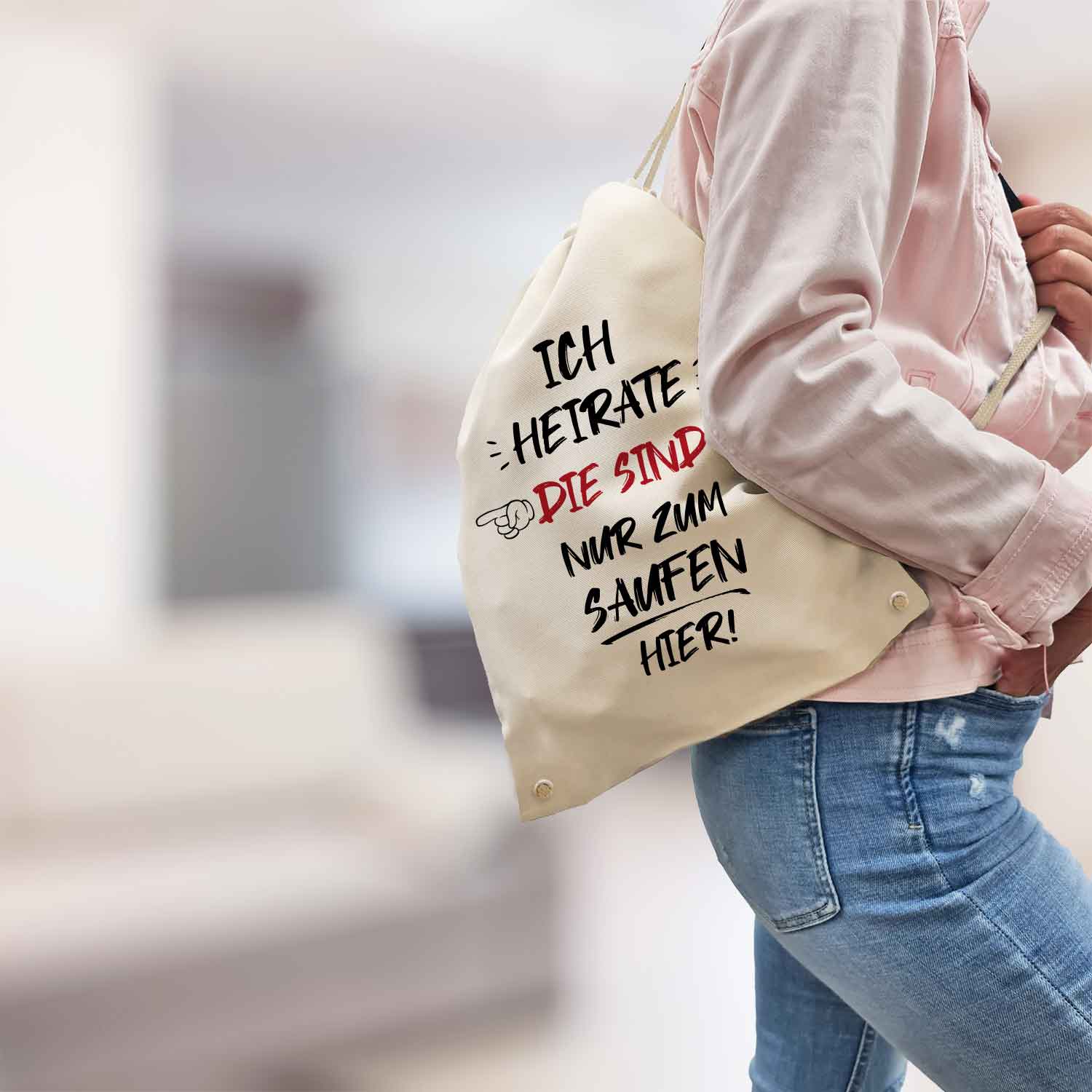 Bedruckter Turnbeutel mit Spruch Die sind nur zum saufen hier