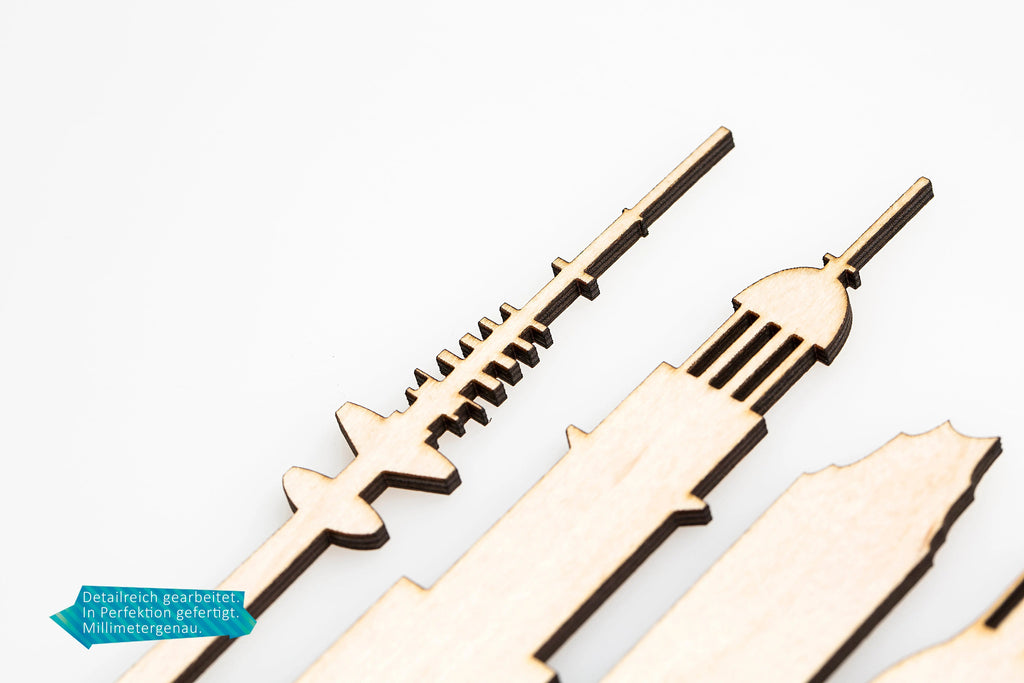 Wanduhr aus Holz Skyline Trier