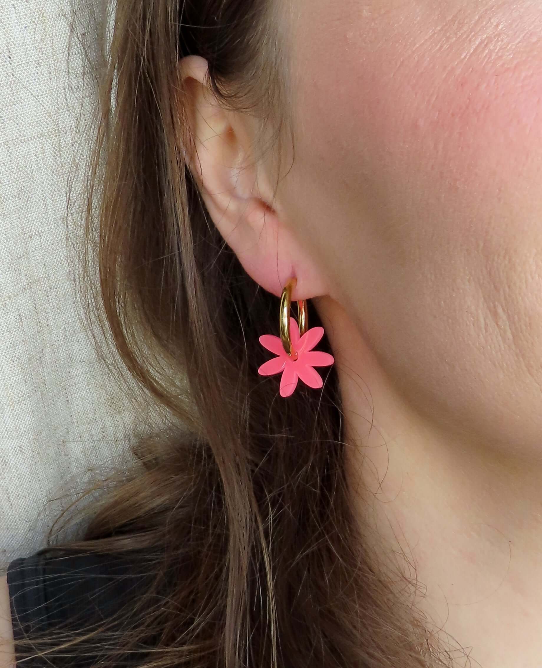 Weiße Margarite Edelstahl Hoops