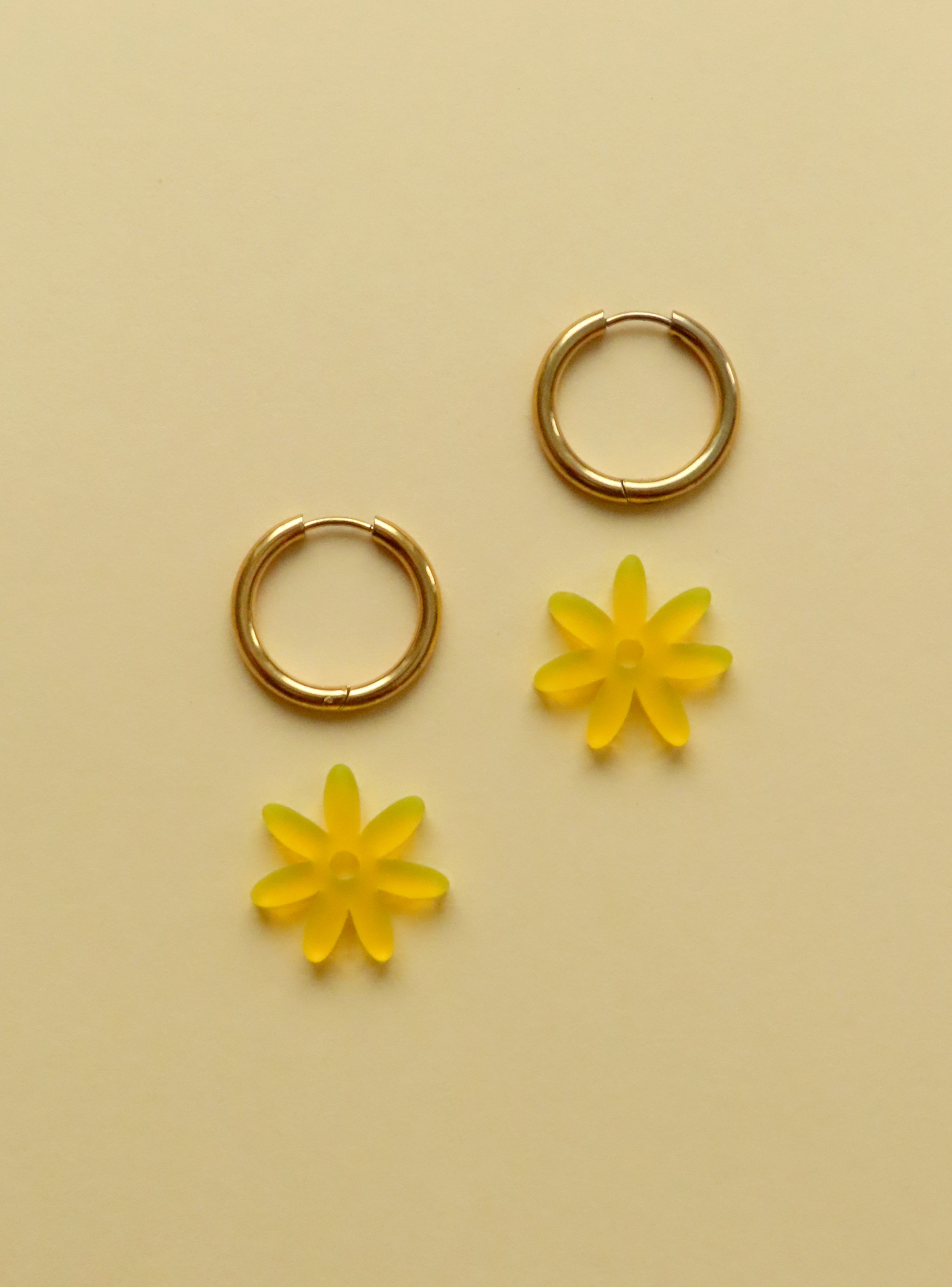Gelbe Margarite Edelstahl Hoops