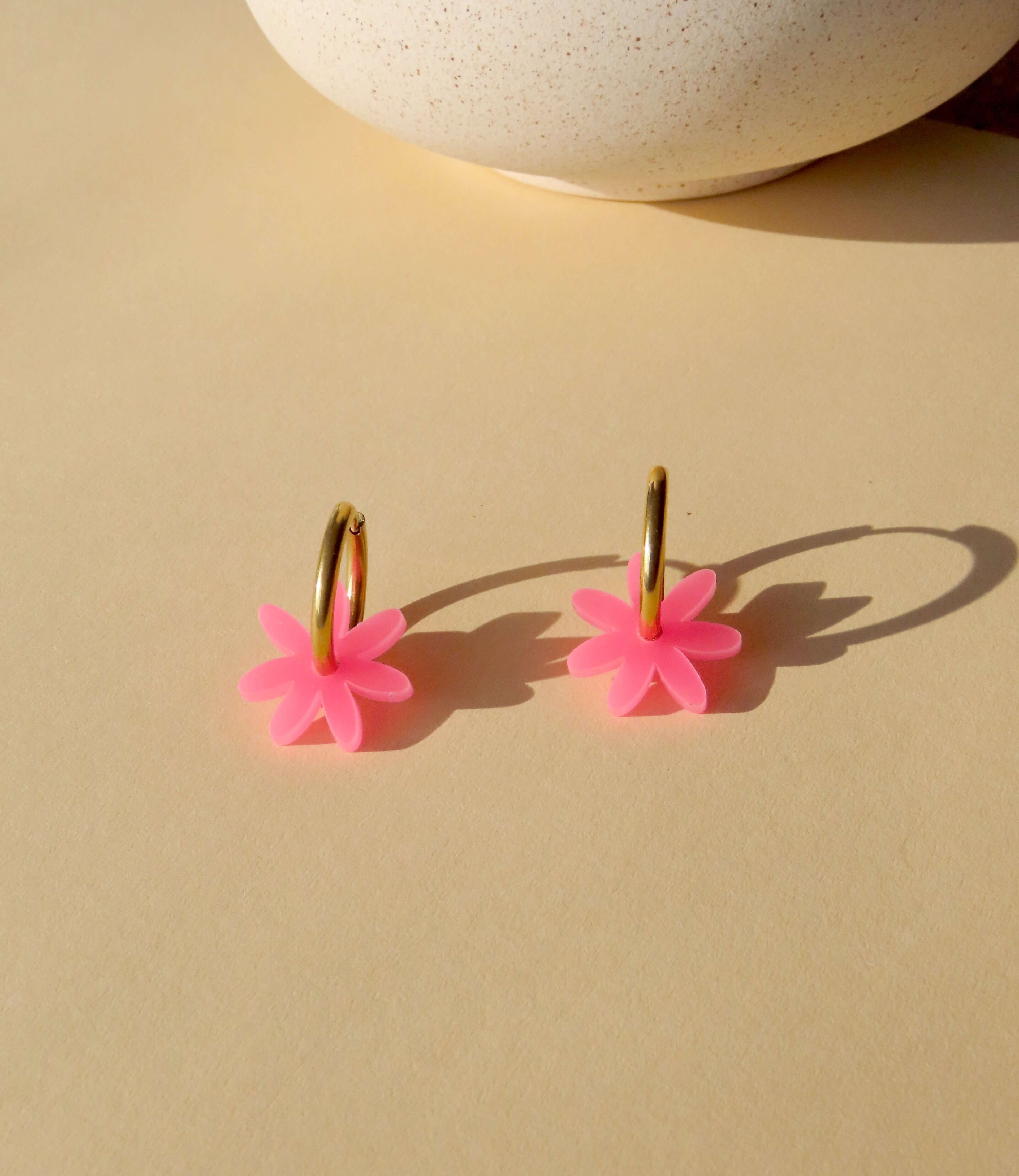 Neon Pink Margarite Edelstahl Hoops