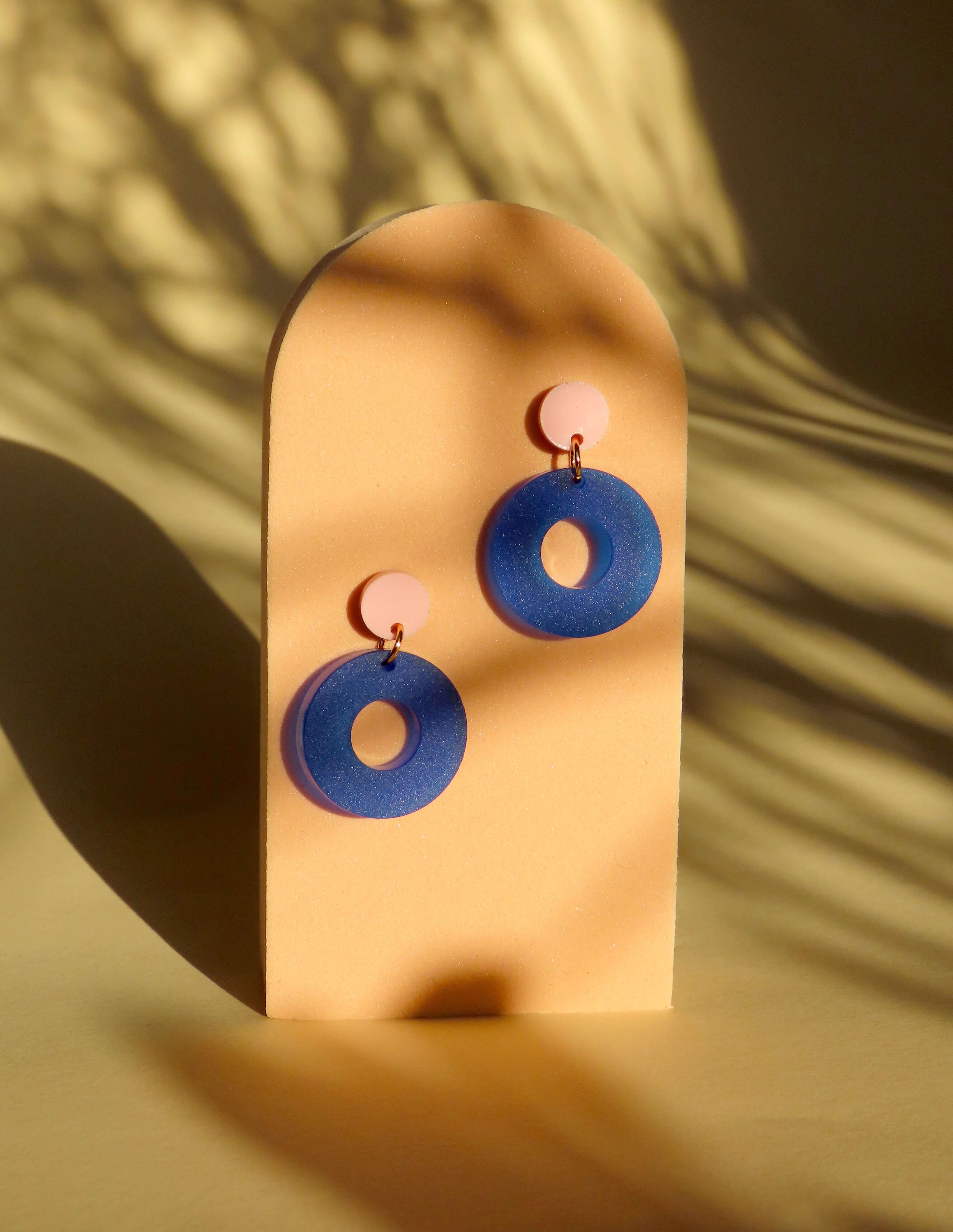 Colorblock Circle Ohrstecker in rosa tintenblau