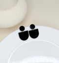 Schwarze kleine Statement Ohrringe aus Acryl