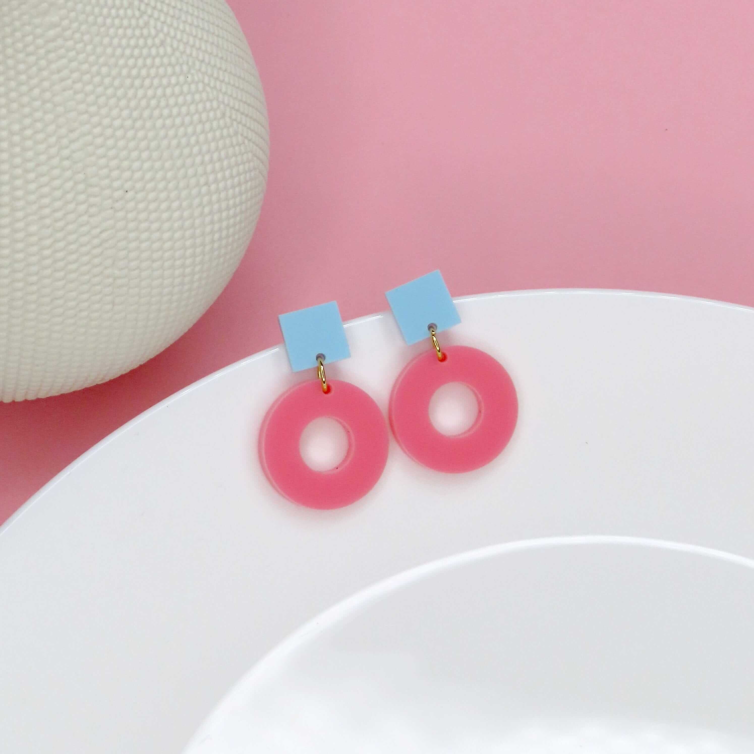 Square Circle Ohrstecker in Hellblau & Rosa