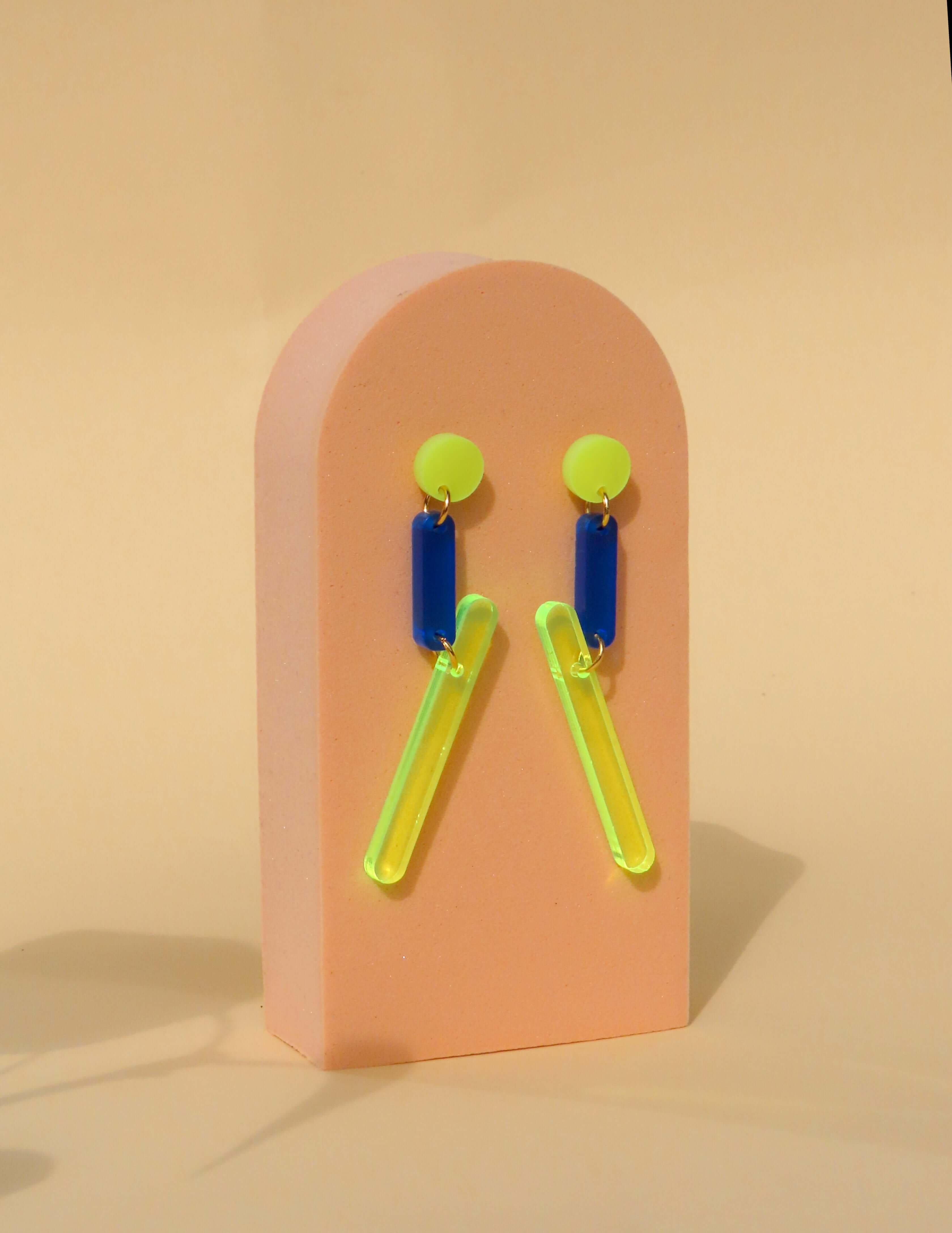 niemalsmehrohne x Kunstmuseum Basel Edition - neon lights Nr.3 - Ohrringe